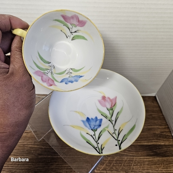 Vintage Porcelain Japanese Floral Teacup and Saucer Set - Picture 8 of 12